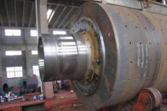 Which is better for the bearing bush and bearing of the ball mill equipment?